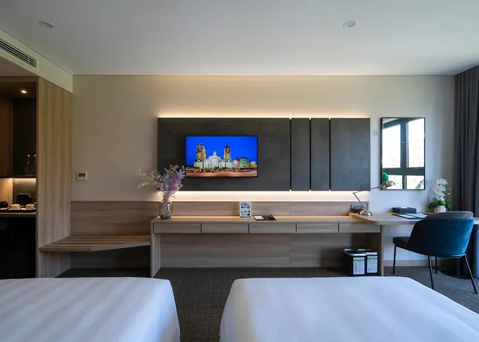 Wyndham Garden Legend Khách sạn