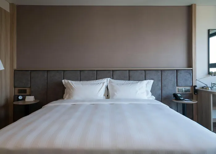 Wyndham Garden Legend Khách sạn 5*