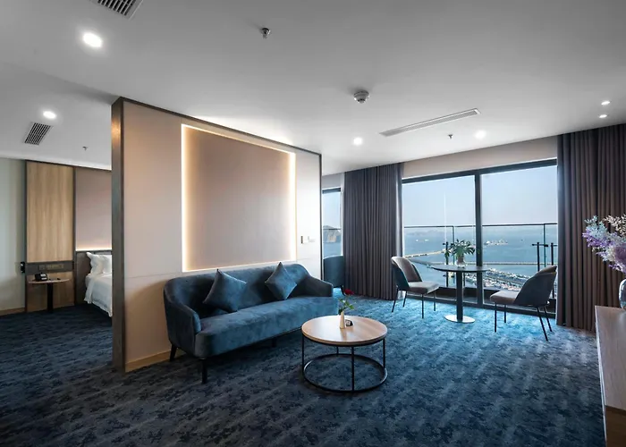 Khách sạn Wyndham Garden Legend 5*