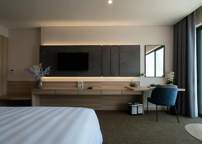 Wyndham Garden Legend Khách sạn