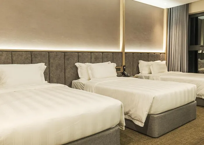 Khách sạn Wyndham Garden Legend 5*