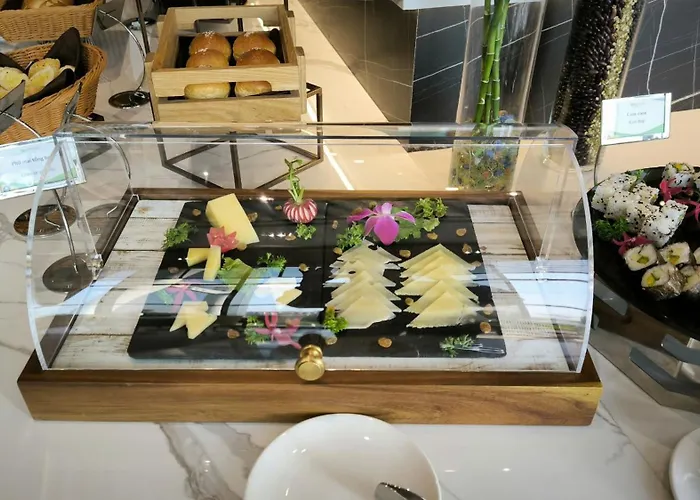 Khách sạn Wyndham Garden Legend 5*