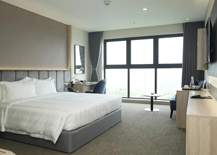 Wyndham Garden Legend Khách sạn Hạ Long