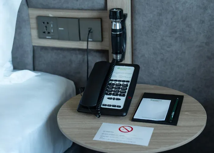 Khách sạn Wyndham Garden Legend 5*