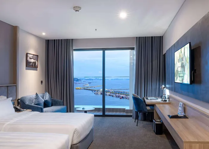 Khách sạn Wyndham Garden Legend 5*