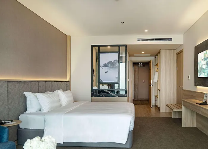 Khách sạn Wyndham Garden Legend 5*